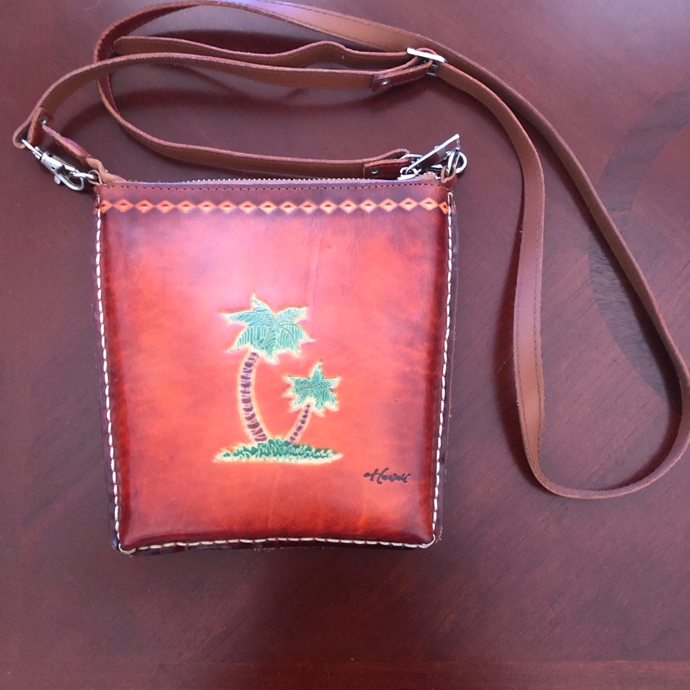 A crossover bag I got in Hawaii. Only worn once!